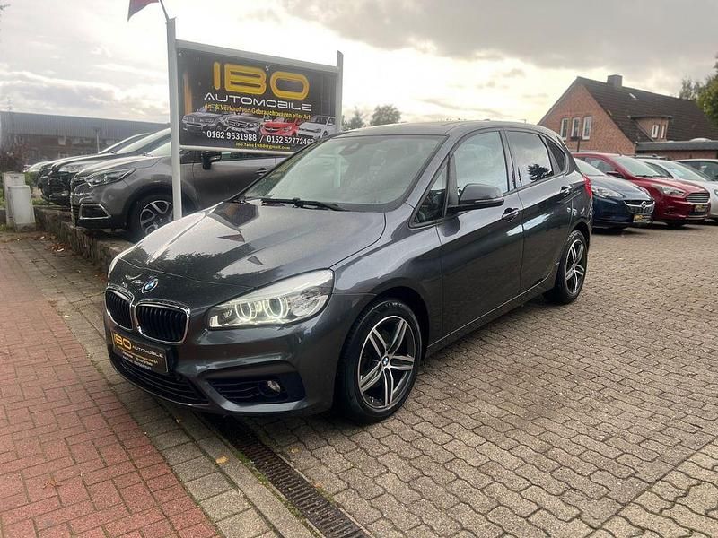 Grau Gebraucht 2017 BMW 220 Active Tourer Sport Line Van / Kleinbus | 15.990 € (Etwas zu teuer) - Bild 1/4
