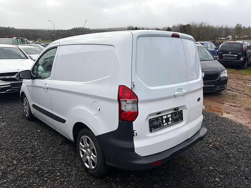 Gebraucht Ford Transit Trend 75 PS (55 kW) 2017 Frostweiß Van / Kleinbus