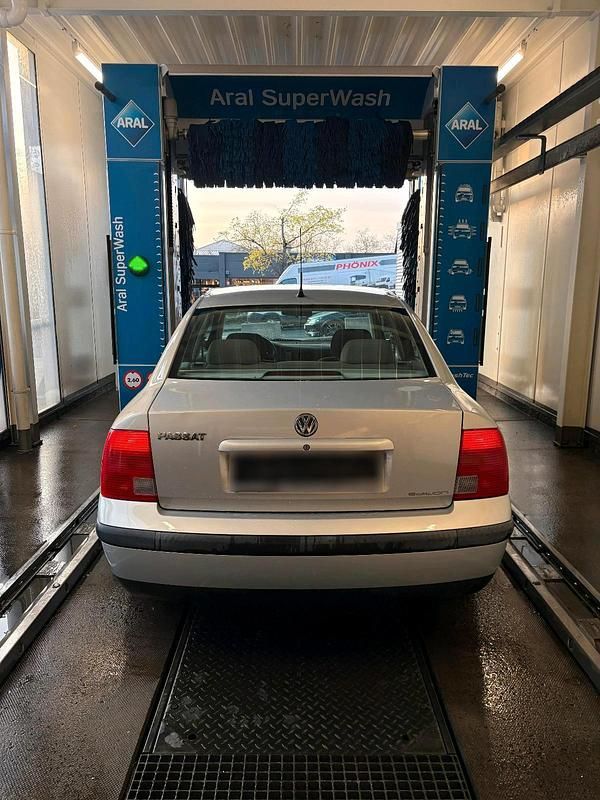 Gebraucht VW Passat 102 PS (75 kW) 2000 Silber Limousine