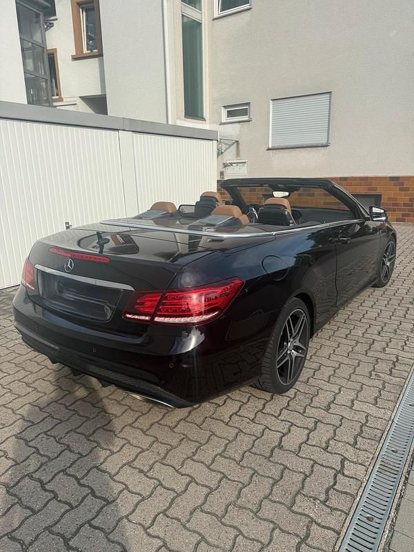 Schwarz Gebraucht 2020 Mercedes E250 AMG line Cabrio | 23.000 € (Guter Preis) - Bild 1/4