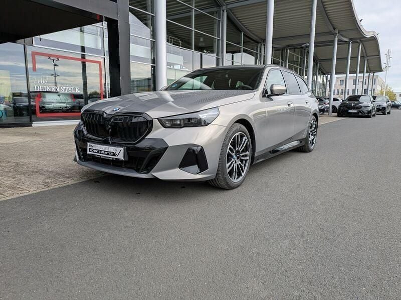 Gebraucht BMW 520 M Sport 197 PS (144 kW) 2025 Grau Kombi