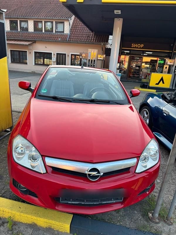 Rot Gebraucht 2009 Opel Tigra Limousine | 3.999 € - Bild 1/4