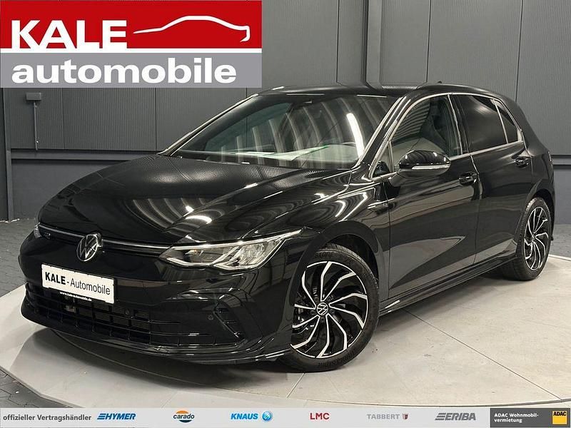 Schwarz metallic (grenadillschwarz metallic) Gebraucht 2024 VW Golf VIII R-line Limousine | 29.570 € (Superpreis) - Bild 1/4