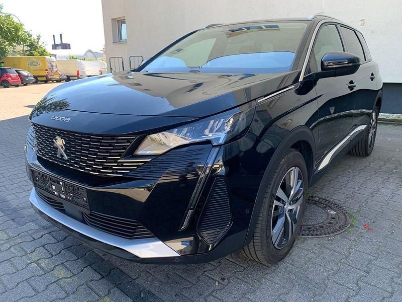 Schwarz Gebraucht 2022 Peugeot 5008 Allure Van / Kleinbus | 23.900 € (Superpreis) - Bild 1/4