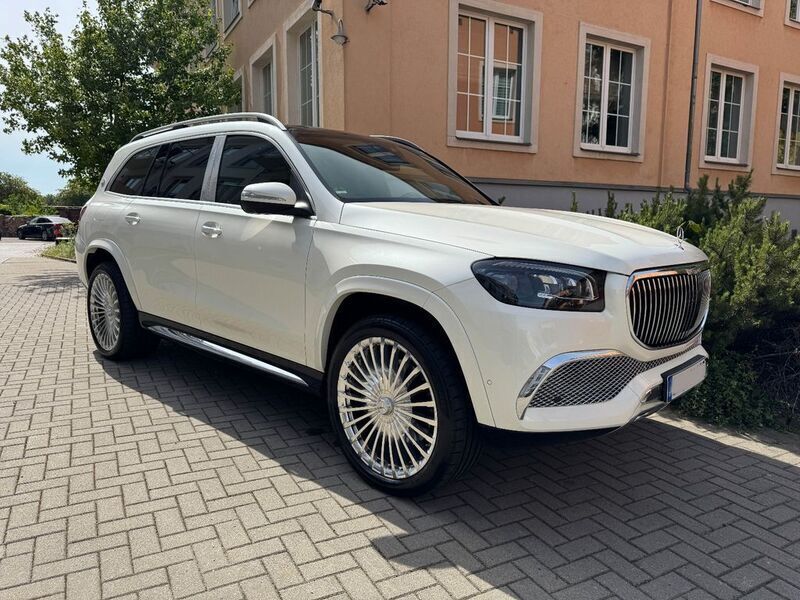 Diamantweiss metalliclack Gebraucht 2021 Mercedes GLS600 Maybach SUV | 110.990 € - Bild 1/4