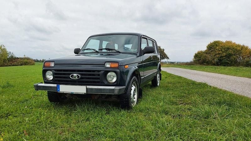 Gebraucht 2018 Lada niva SUV | 11.800 € (Etwas zu teuer) - Bild 1/4