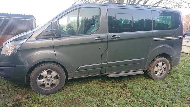 Gebraucht Ford Tourneo 131 PS (96 kW) 2016 Grau Van / Kleinbus