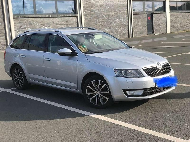Silber Gebraucht 2016 Skoda Octavia Kombi | 7.800 € (Fairer Preis) - Bild 1/4