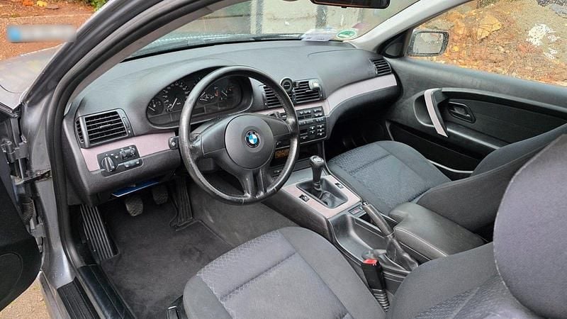 Second-hand BMW 318 143 CP (105 kW) 2003 Gri Berlinǎ
