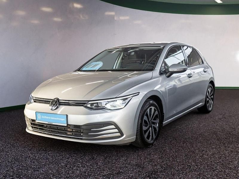 Gebraucht VW Golf VIII Active 150 PS (110 kW) 2022 Silber / reflexsilber Limousine