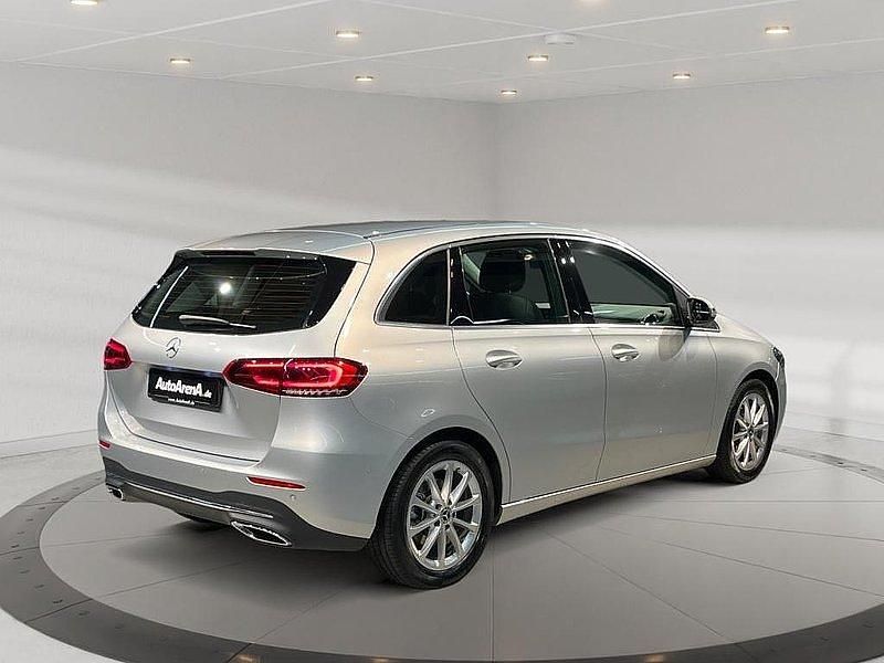 Gebraucht Mercedes B200 Progressive 163 PS (119 kW) 2021 Iridiumsilber metallic Van / Kleinbus