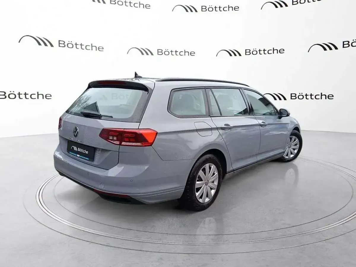 Gebraucht VW Passat Business 150 PS (110 kW) 2022 Deep black perleffekt Kombi