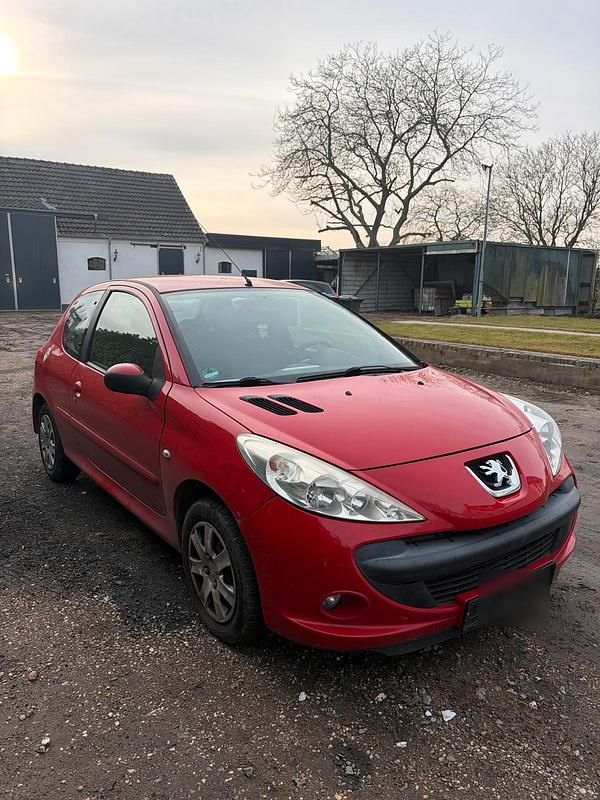 Gebraucht Peugeot 206+ 75 PS (55 kW) 2011 Rot Kleinwagen