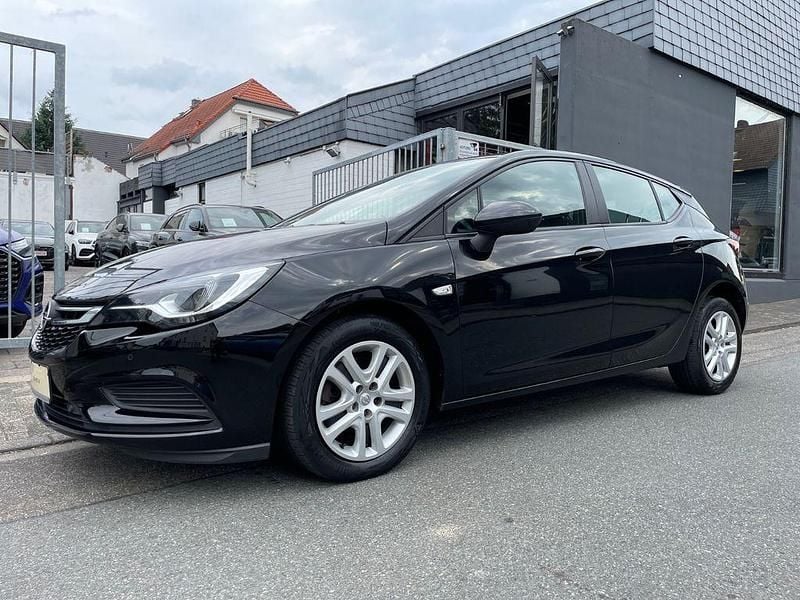 Schwarz Gebraucht 2019 Opel Astra Limousine | 9.999 € (Guter Preis) - Bild 1/4