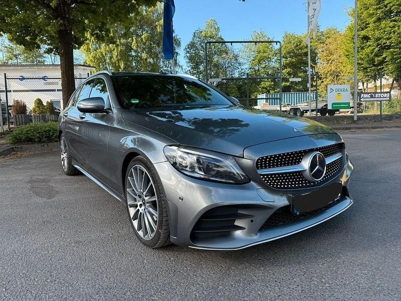 Grau Gebraucht 2019 Mercedes C300 Limousine | 19.990 € (Etwas zu teuer) - Bild 1/4