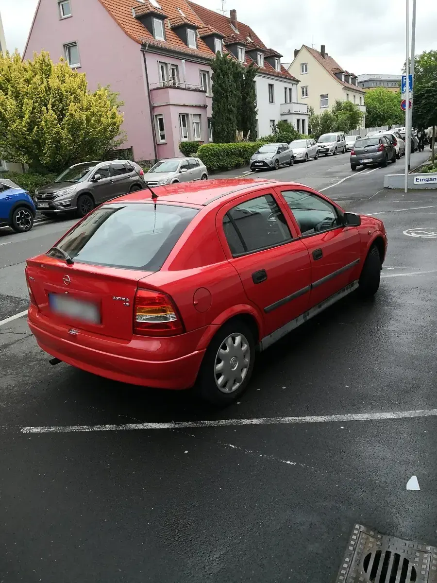 Gebraucht Opel Astra 75 PS (55 kW) 1998 Rot Limousine