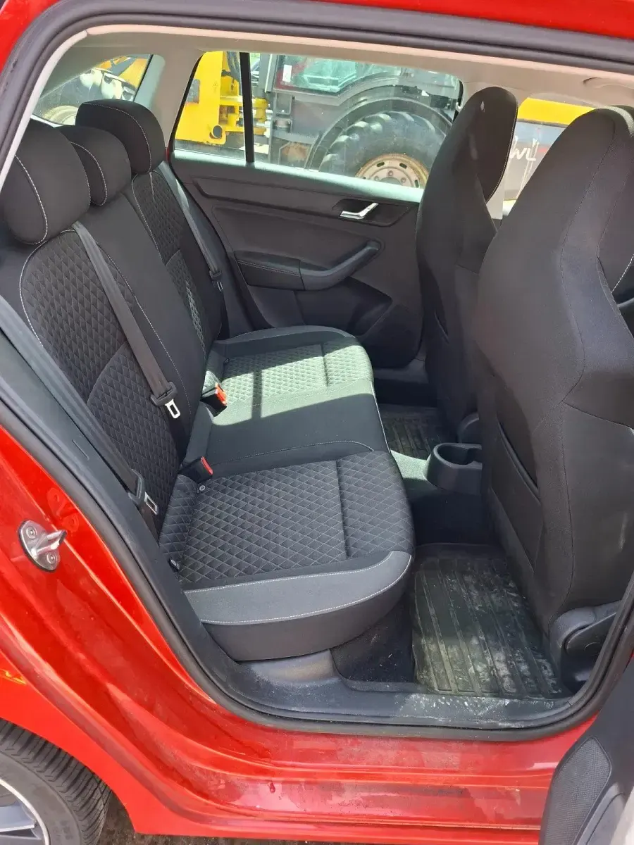 Gebraucht Skoda Rapid 125 PS (91 kW) 2017 Rot Kleinwagen