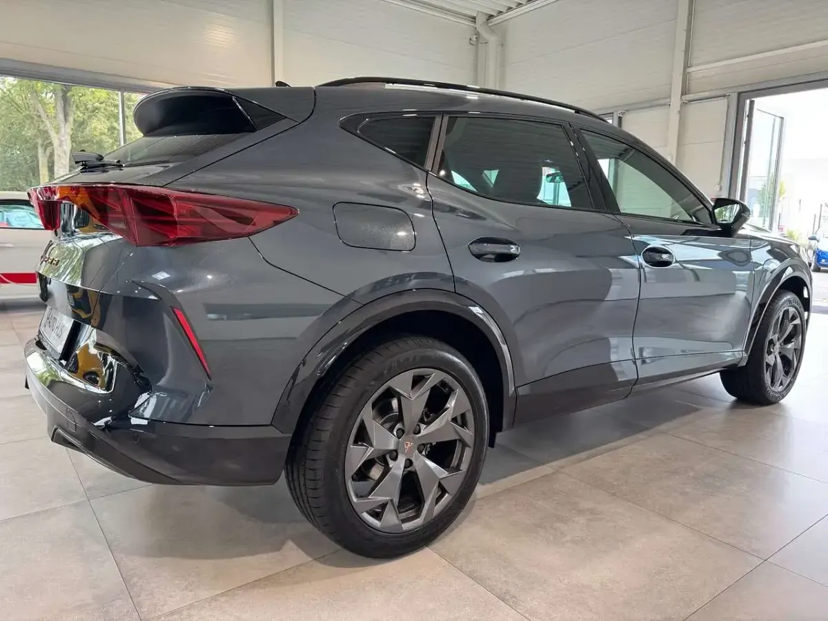 Używany Cupra Formentor 150 KM (110 kW) 2025 Szary SUV