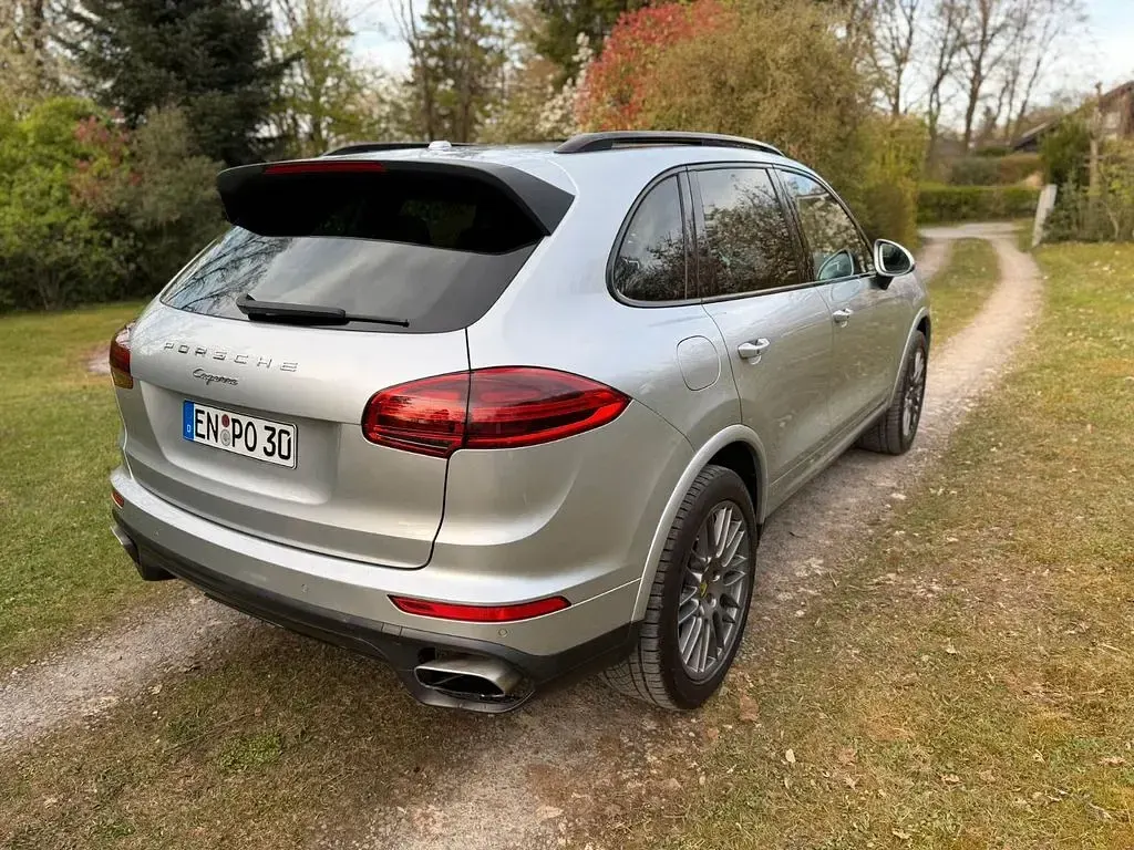 Gebraucht Porsche Cayenne 299 PS (219 kW) 2017 Silber SUV