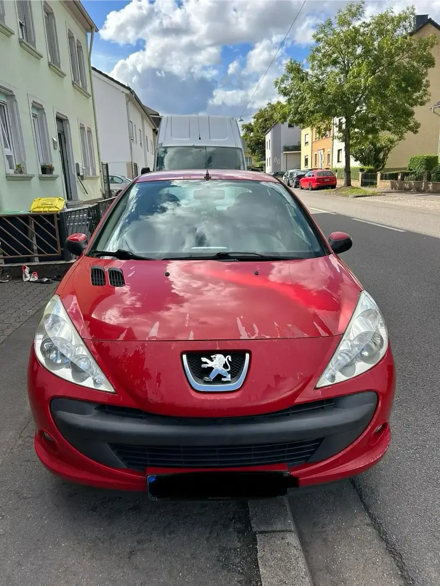 Gebraucht Peugeot 206+ 75 PS (55 kW) 2009 Rot Kleinwagen