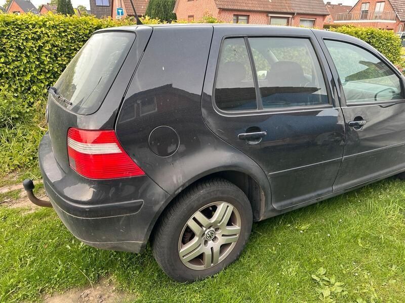 Schwarz Gebraucht 2003 VW Golf IV Limousine | 200 € (Superpreis) - Bild 1/4