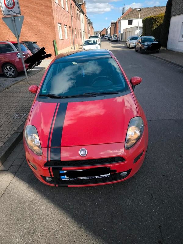 Gebraucht Fiat Punto 75 PS (55 kW) 2012 Rot Kleinwagen
