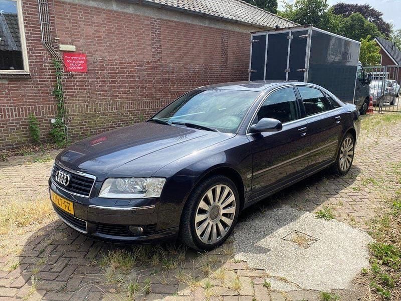 Grau Gebraucht 2003 Audi A8 Exclusive Limousine | 2.500 € (Superpreis) - Bild 1/4