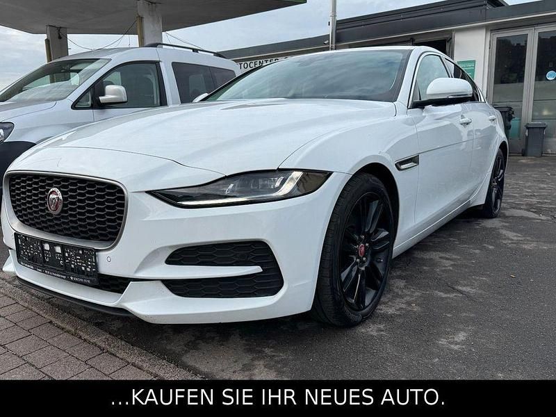 Weiß Gebraucht 2020 Jaguar XE S Limousine | 22.900 € (Guter Preis) - Bild 1/4