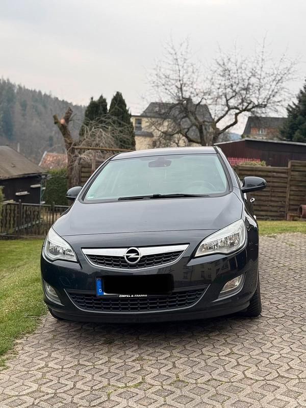Gebraucht Opel Astra 140 PS (102 kW) 2012 Schwarz Kombi