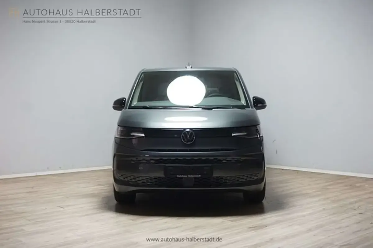 Gebraucht VW T7 177 PS (130 kW) 2025 Grau Van