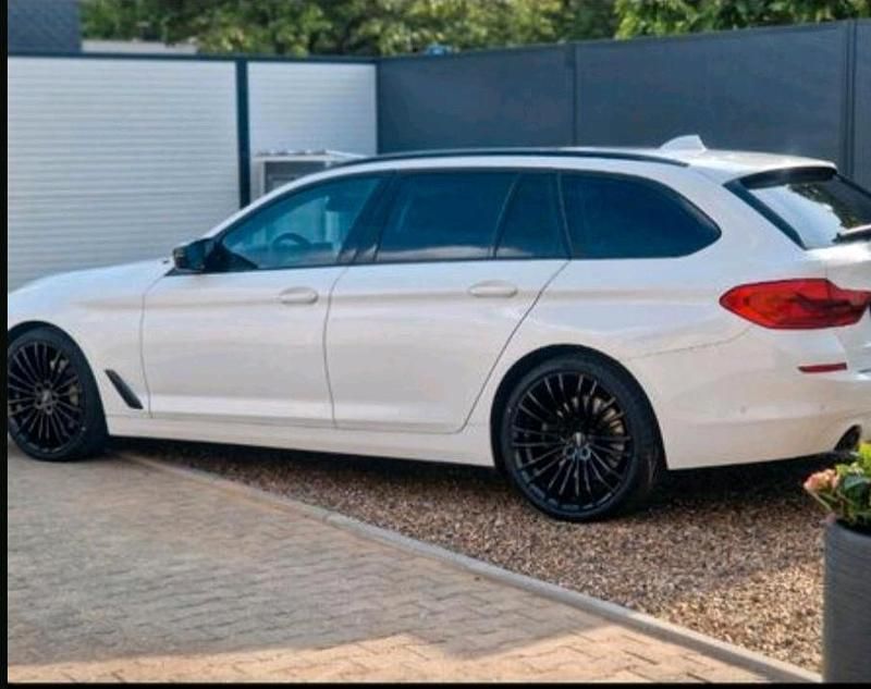 Weiß Gebraucht 2018 BMW 530 Performance Kombi | 27.499 € (Etwas zu teuer) - Bild 1/4