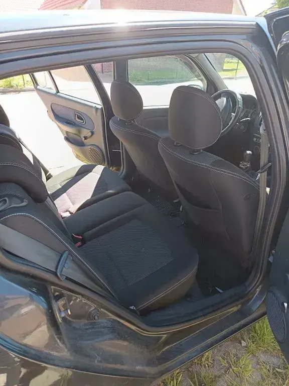 Gebraucht Renault Clio II Dynamique 65 PS (47 kW) 2002 Schwarz Limousine