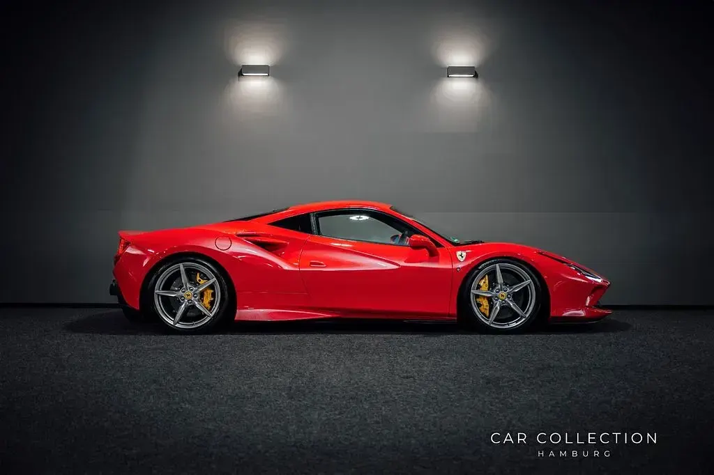 Second-hand Ferrari F8 721 CP (530 kW) 2021 Roșu