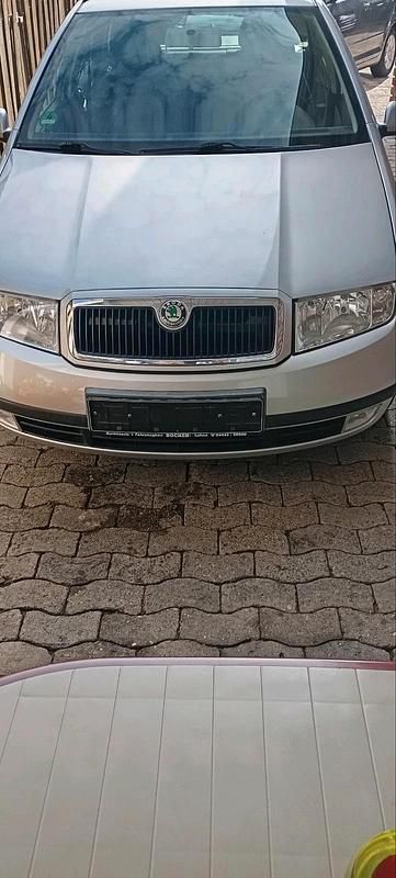Grau Gebraucht 2003 Skoda Fabia Kombi | 1.700 € (Etwas zu teuer) - Bild 1/4