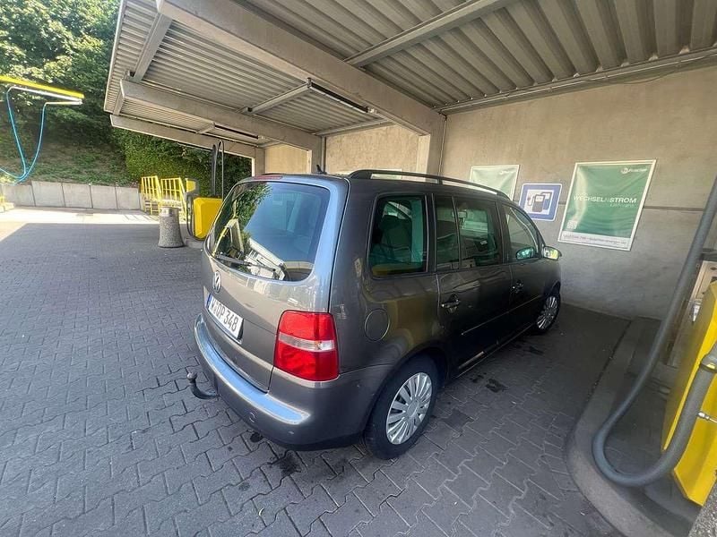 Gebraucht 2006 VW Touran Trendline Van / Kleinbus | 4.750 € - Bild 1/4