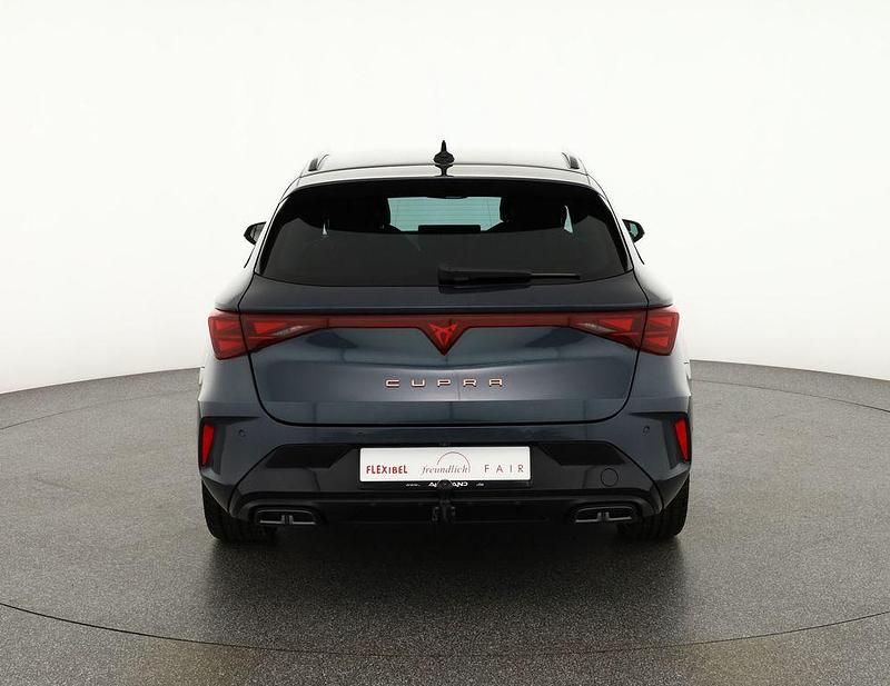 Neu Cupra Leon 150 PS (110 kW) 2025 Grau Limousine