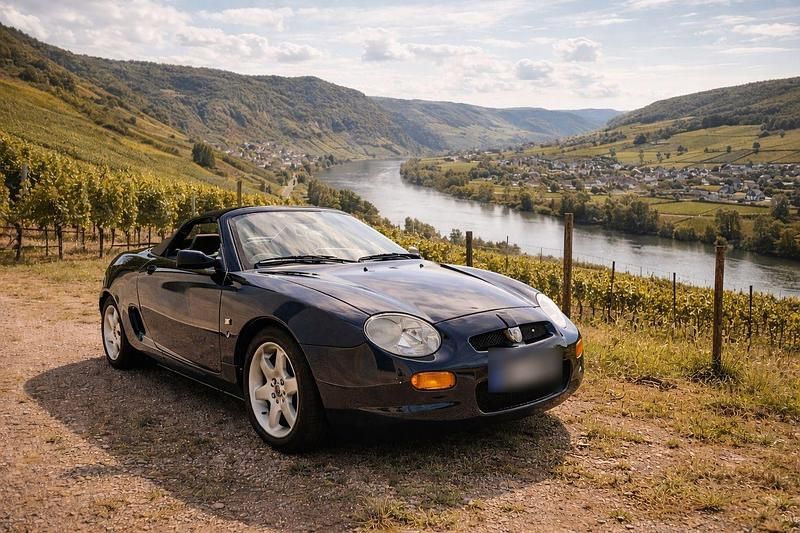 Second-hand MG F 120 CP (88 kW) 2000 Albastru Cabrio
