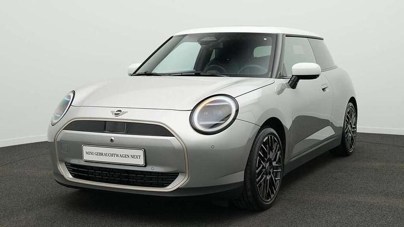 Gebraucht Mini Cooper Favoured 135 kW (184 PS) 2024 Grau Kleinwagen