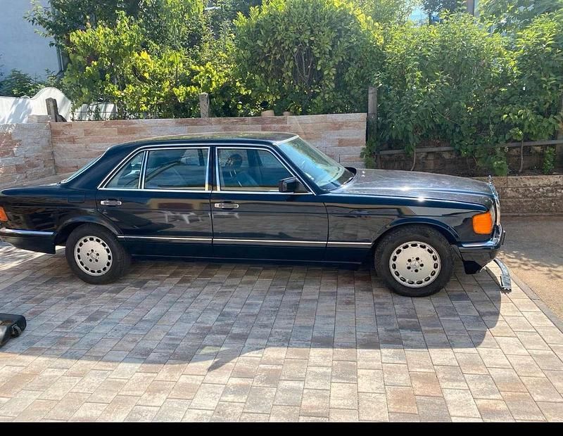 Gebraucht Mercedes 300 143 PS (105 kW) 1989 Schwarz Limousine