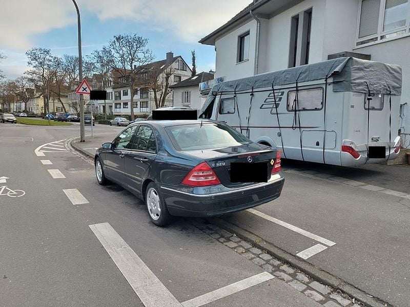 Gebraucht Mercedes C320 Elegance 218 PS (160 kW) 2003 Blau Limousine