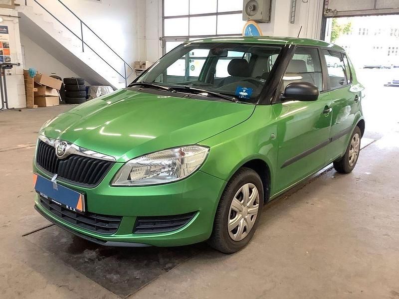 Grün Gebraucht 2012 Skoda Fabia Family Kleinwagen | 6.300 € (Etwas zu teuer) - Bild 1/4