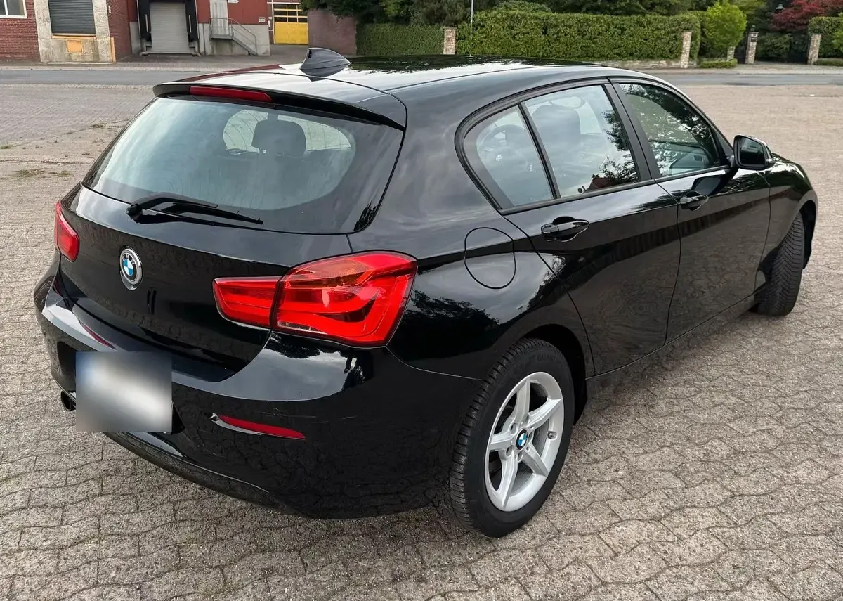Gebraucht BMW 116 109 PS (80 kW) 2016 Schwarz Kleinwagen