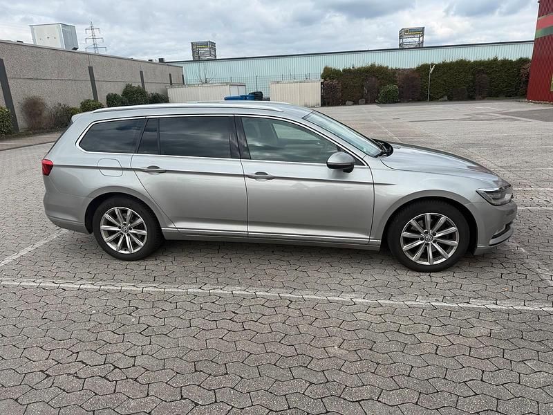 Gebraucht VW Passat 150 PS (110 kW) 2016 Silber Kombi