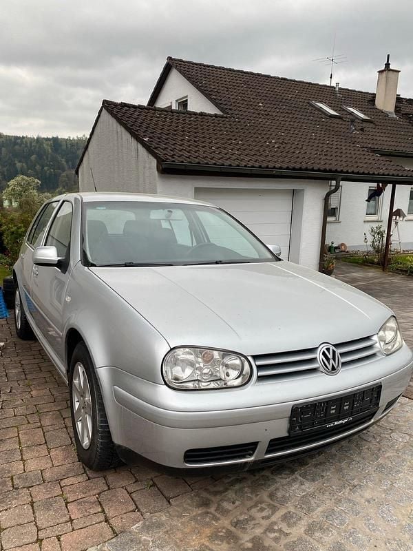 Second-hand VW Golf 101 CP (74 kW) 2003 Gri Coupe