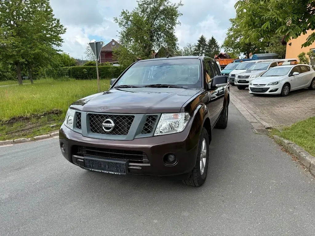Gebraucht Nissan Navara 144 PS (105 kW) 2015 Braun Pickup