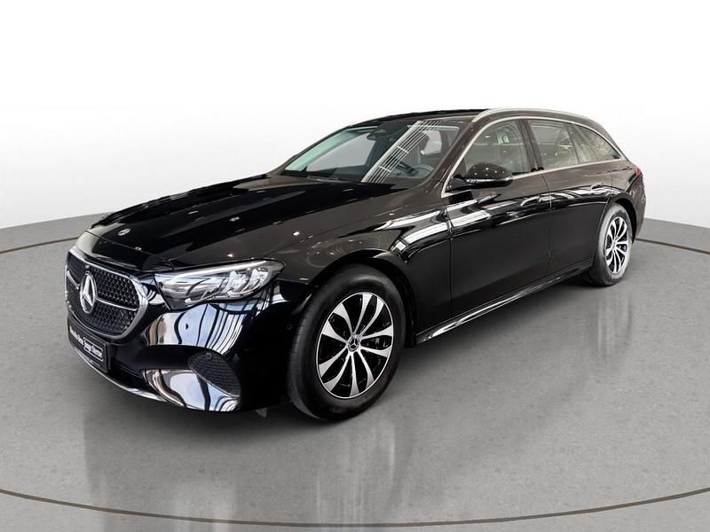Gebraucht Mercedes E220 Avantgarde 197 PS (144 kW) 2025 Metalliclack obsidianschwarz (metallic) Kombi