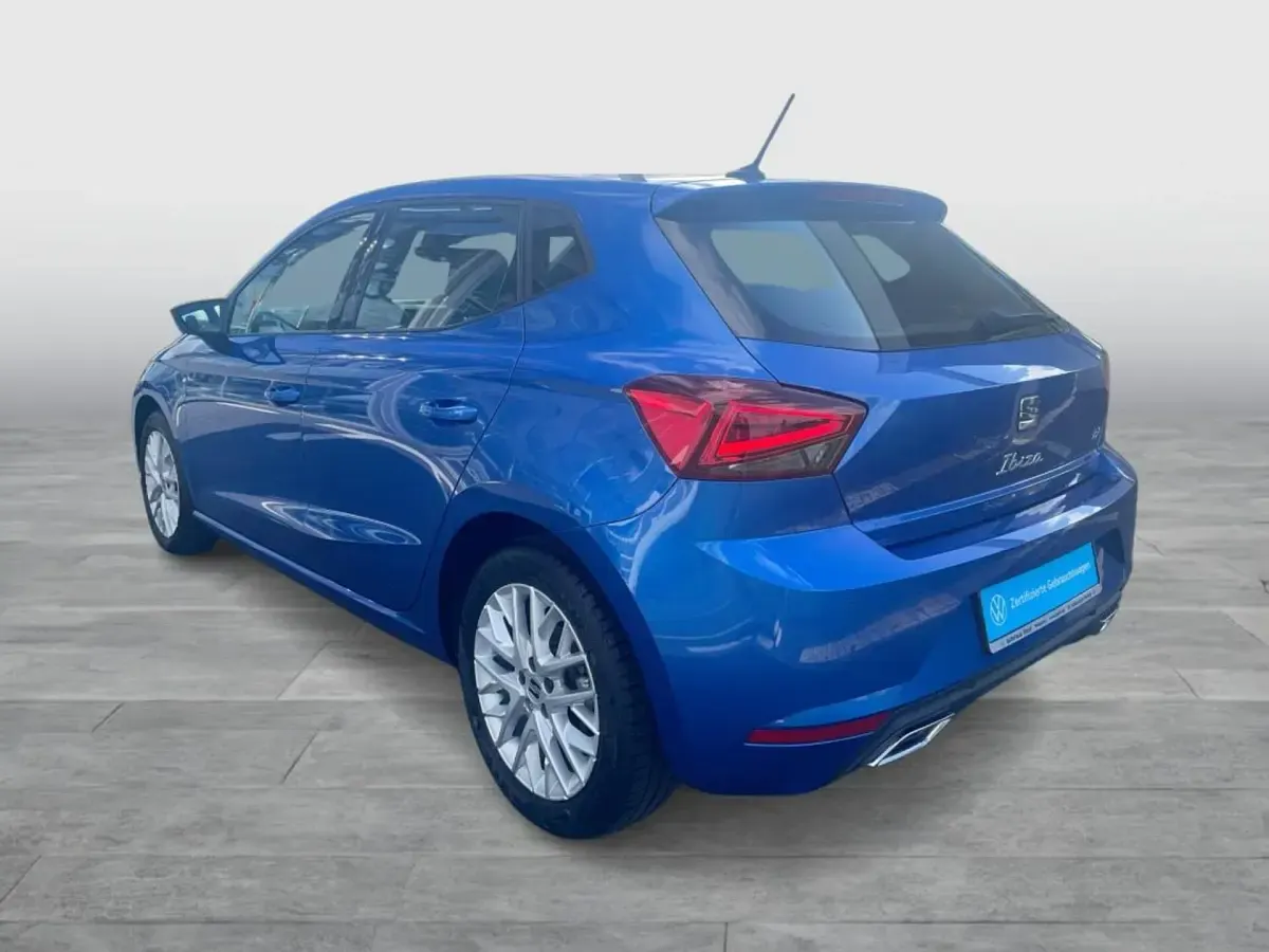 Gebraucht Seat Ibiza FR 110 PS (80 kW) 2024 Sapphire blau metallic Kleinwagen