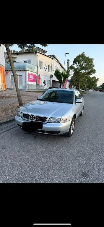 Silber Gebraucht 1998 Audi A4 Ambiente Limousine | 2.500 € (Fairer Preis) - Bild 1/4