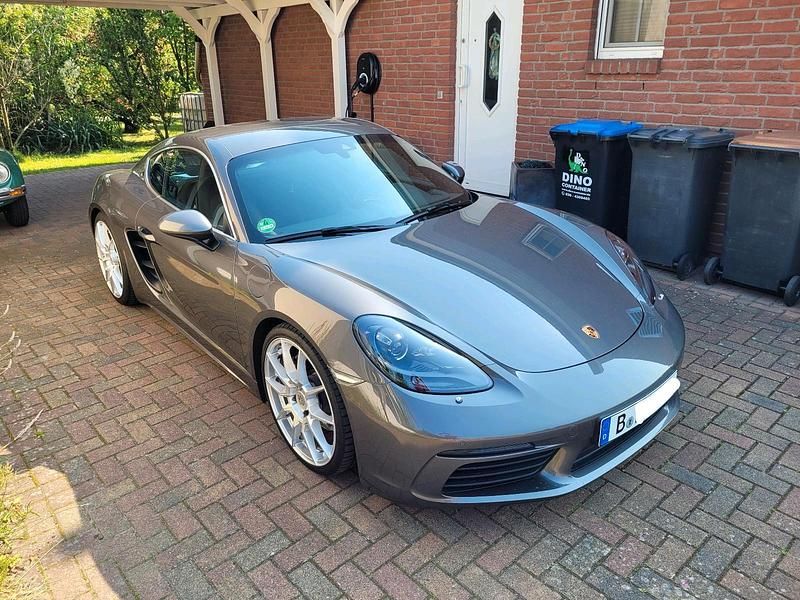 Grau Gebraucht 2017 Porsche 718 Cayman Coupé | 53.000 € - Bild 1/4