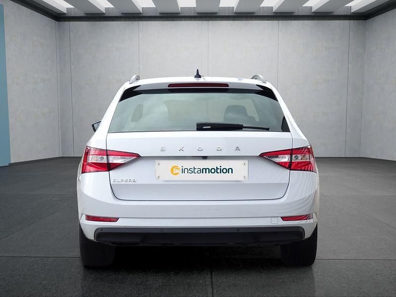Gebraucht Skoda Superb 150 PS (110 kW) 2024 Weiß Kombi